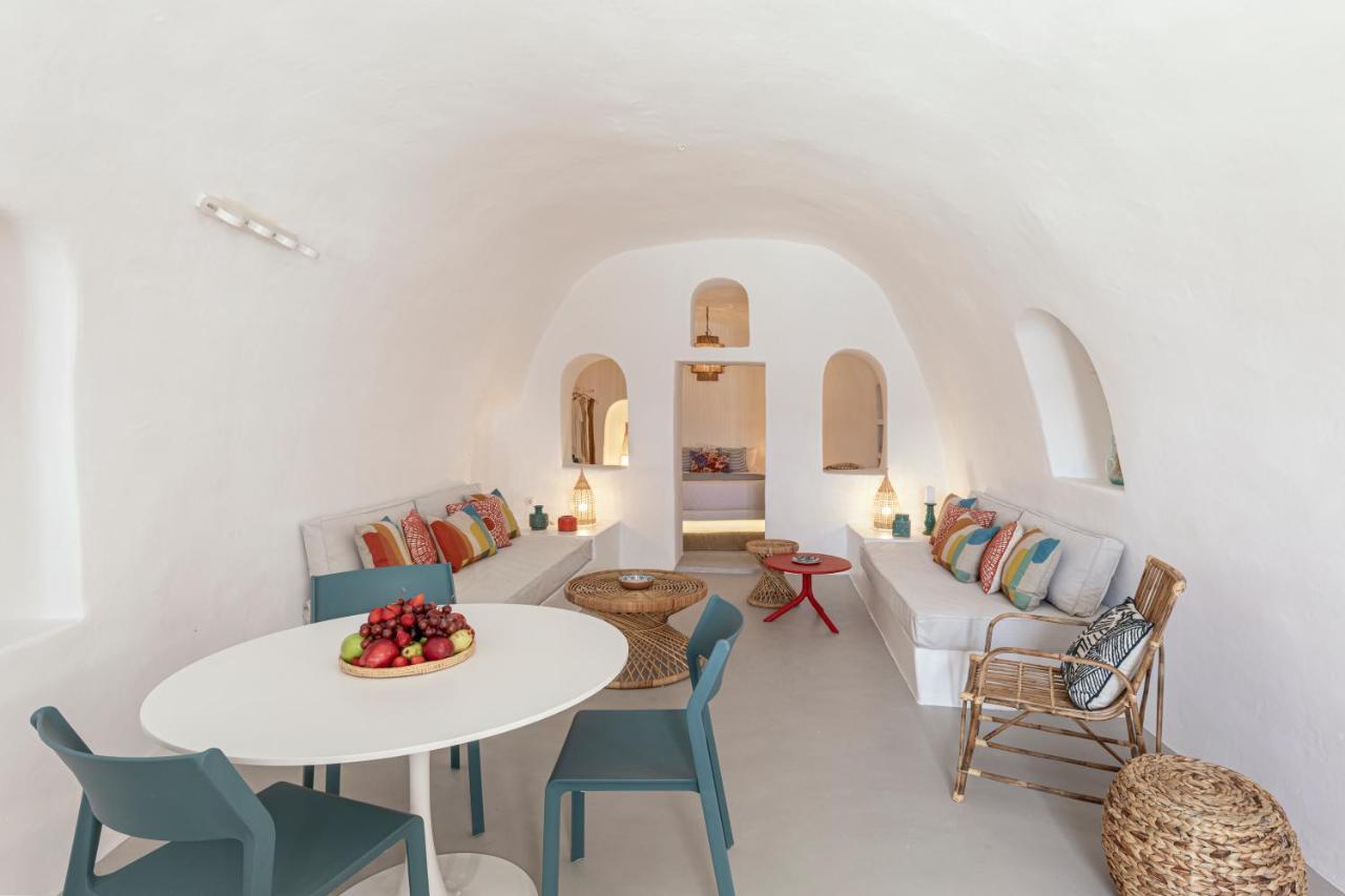 White Cave By Caldera * Oia (Santorini)