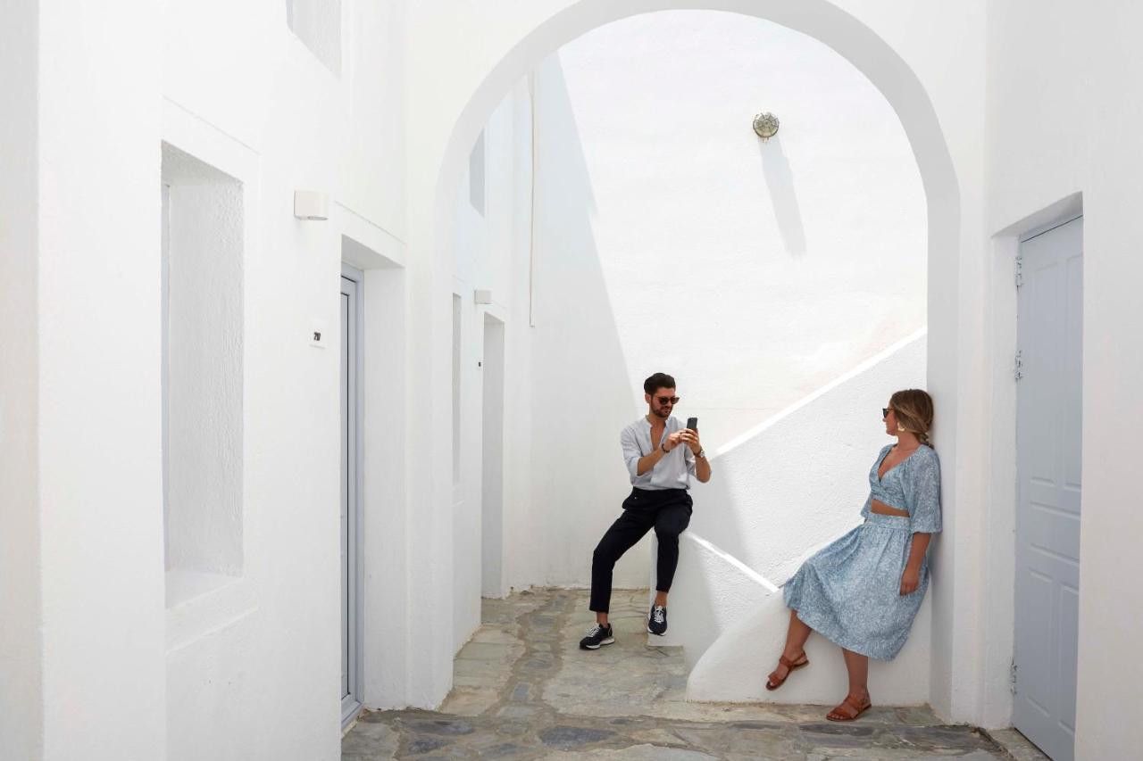 Mr And Mrs White - Santorini