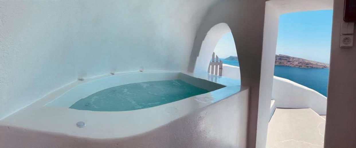 Apartment Lioyerma Cave With Private Outdoor Hot Tub