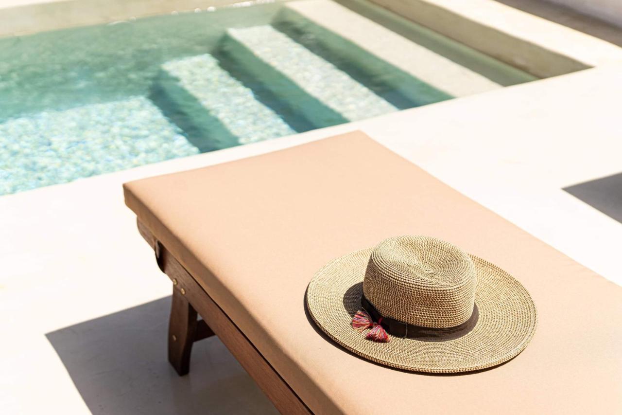 Pink Freud Santorini