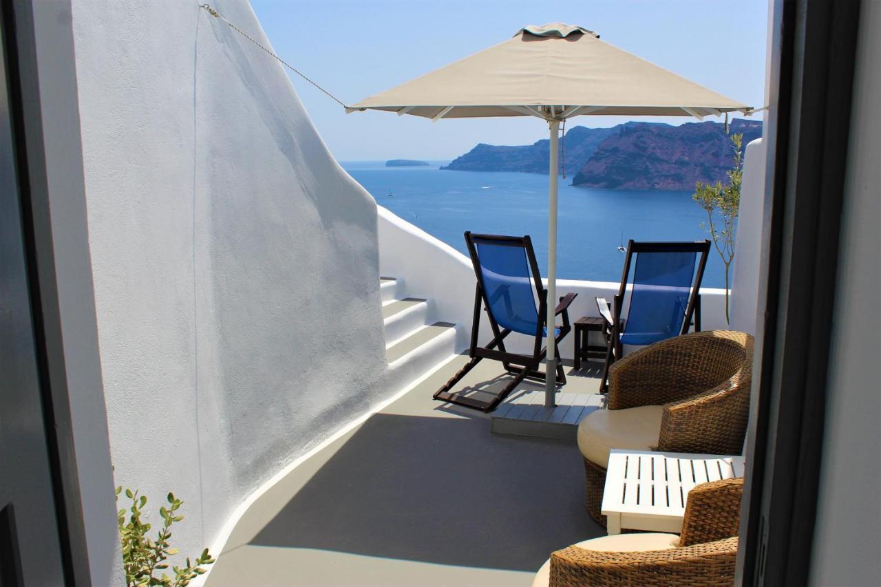 Lioyerma Cave With Private Outdoor Hot Tub Oia (Santorini)