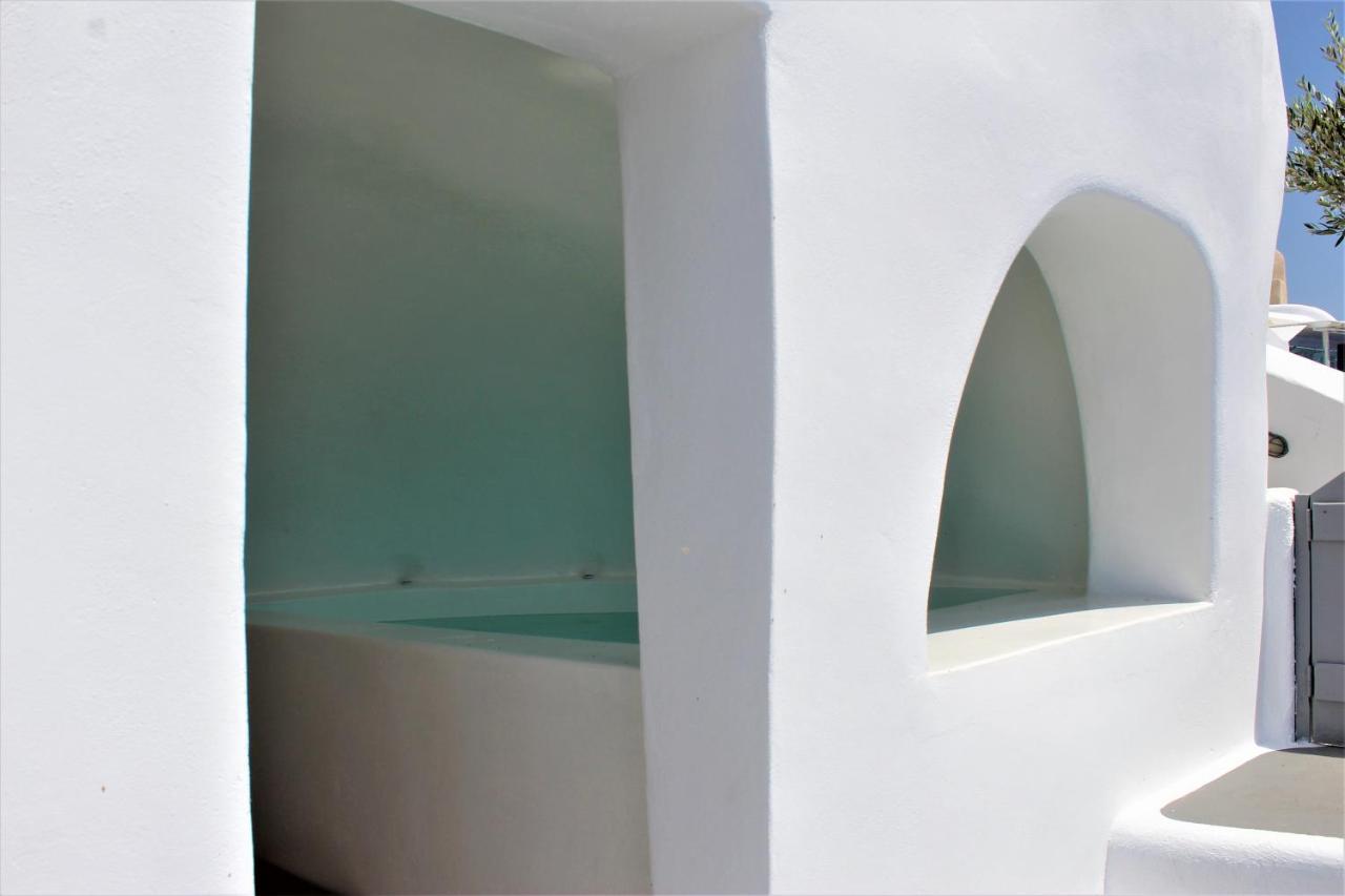 Lioyerma Cave With Private Outdoor Hot Tub Apartment