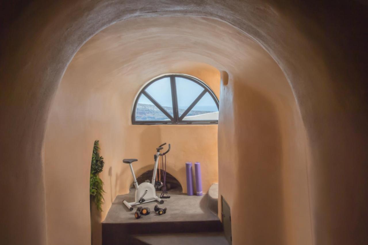 Sophia Privilege Oia (Santorini)