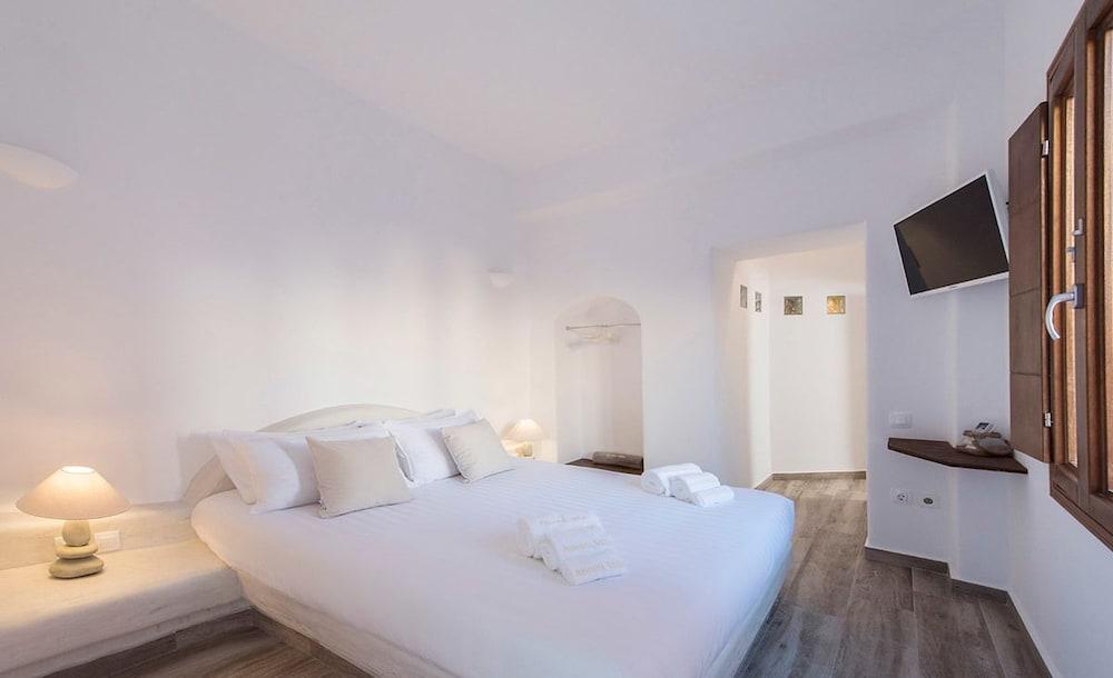 Anemi House &