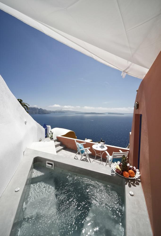 Chroma Villa Oia (Santorini)