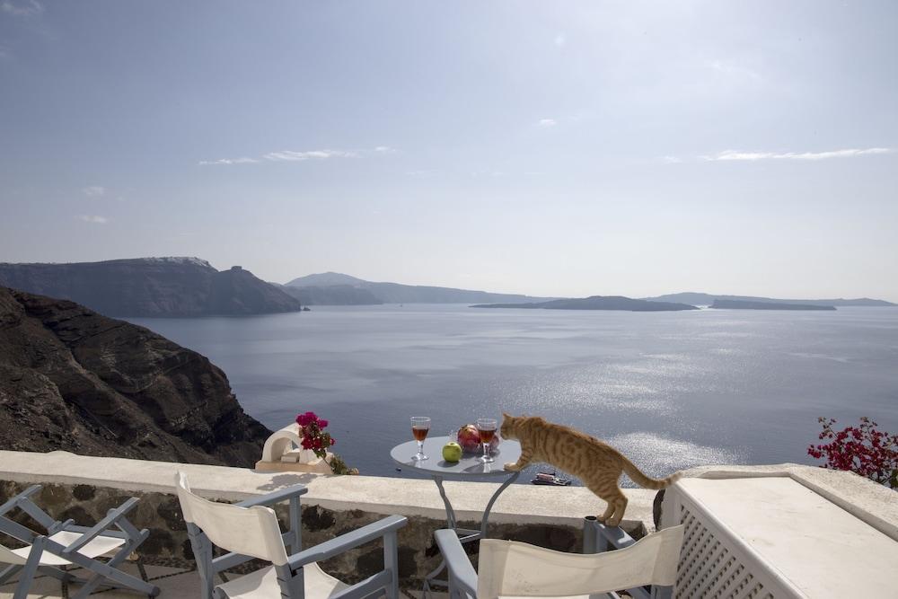 Lava Oia's Apartment *