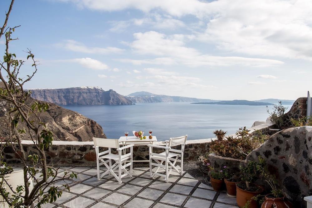 Apartment Lava Oia's