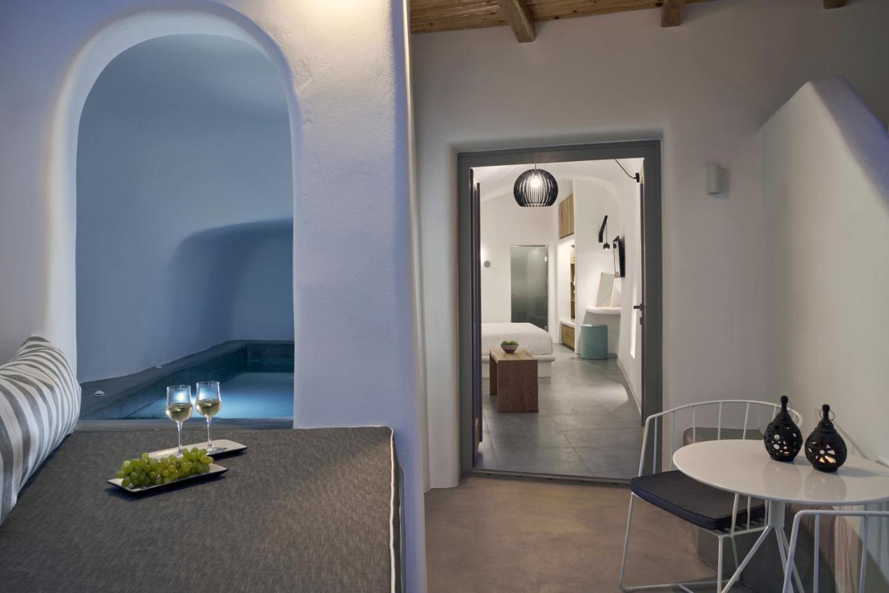 Alisaris Cave Villa Oia (Santorini)