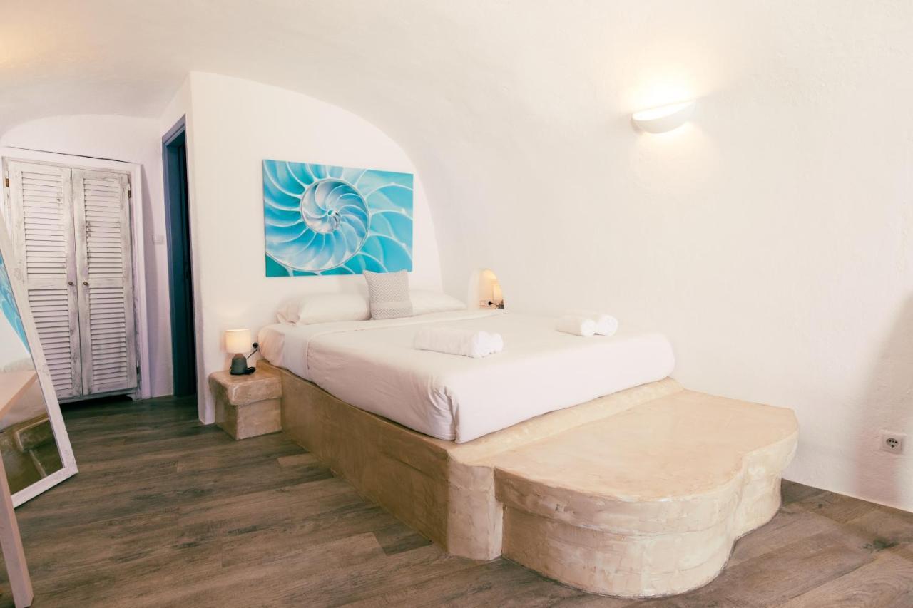 Gemini Caves Holiday home Oia (Santorini)