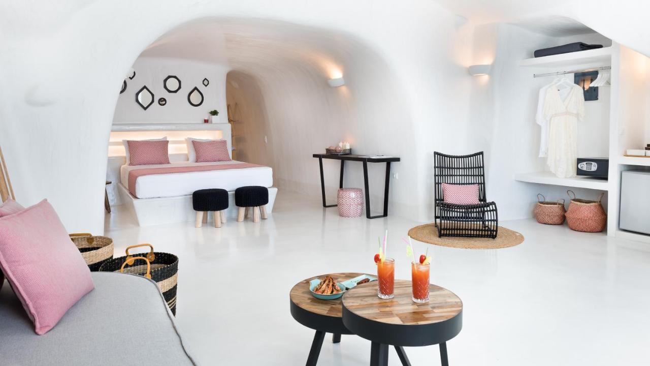 Maregio Hotel Oia (Santorini)