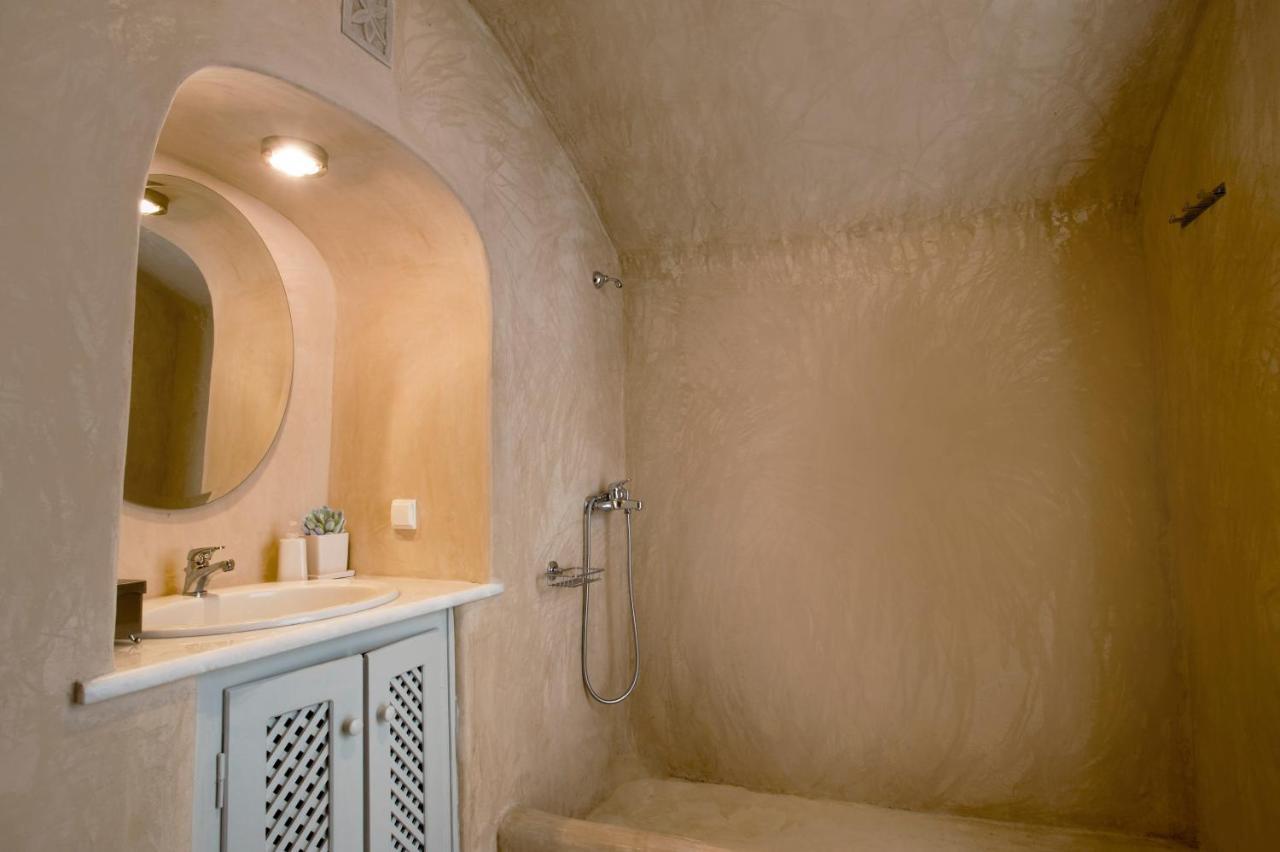 Ambelia Traditional Aparthotel