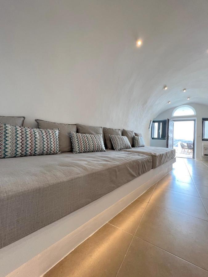 Angle Cavehouse * Oia (Santorini)