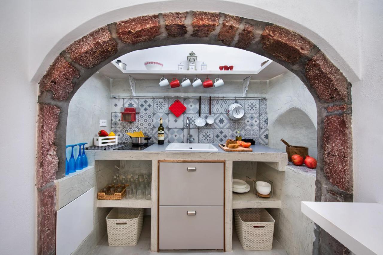 Villa Everblue Cave House By Thireon
