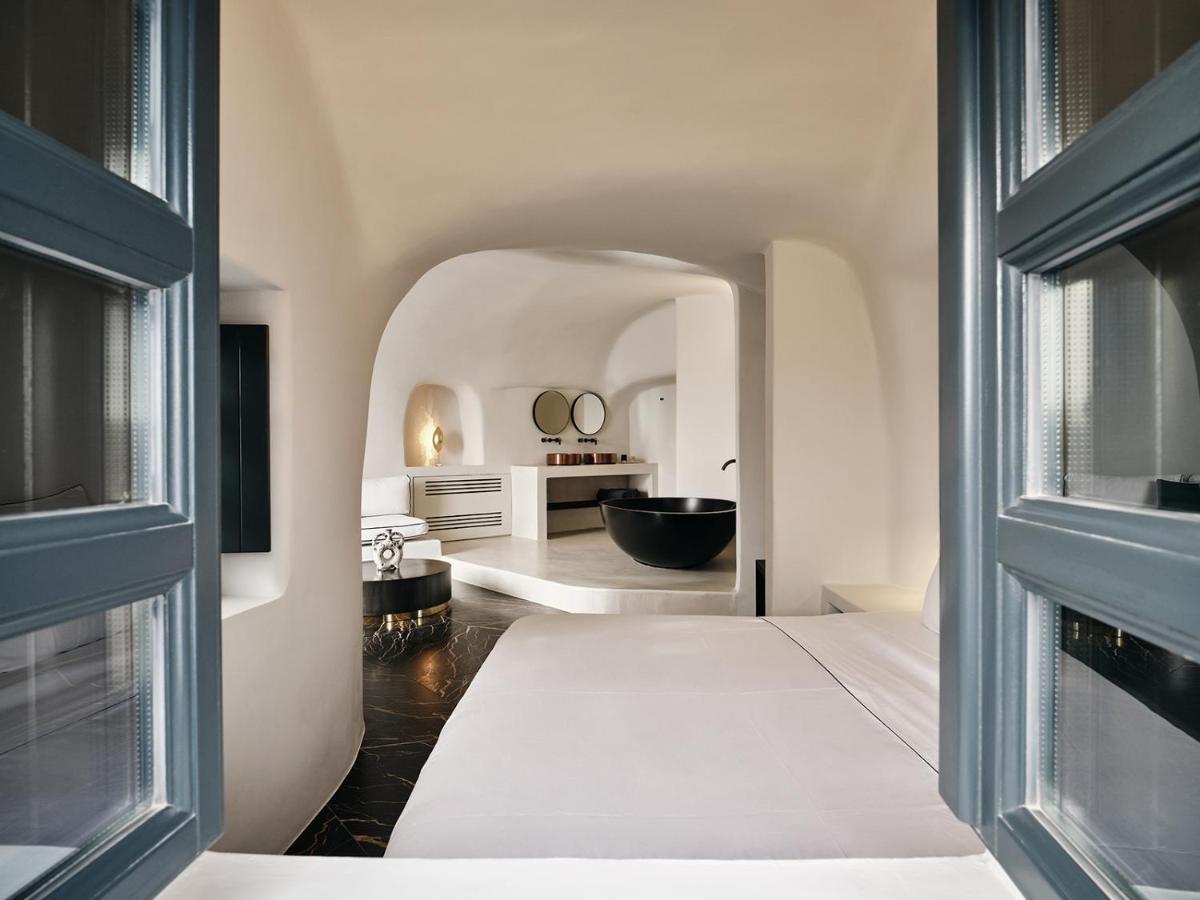 Hotel Abyss