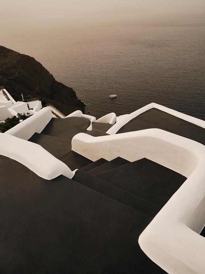 Abyss 5* Oia (Santorini)