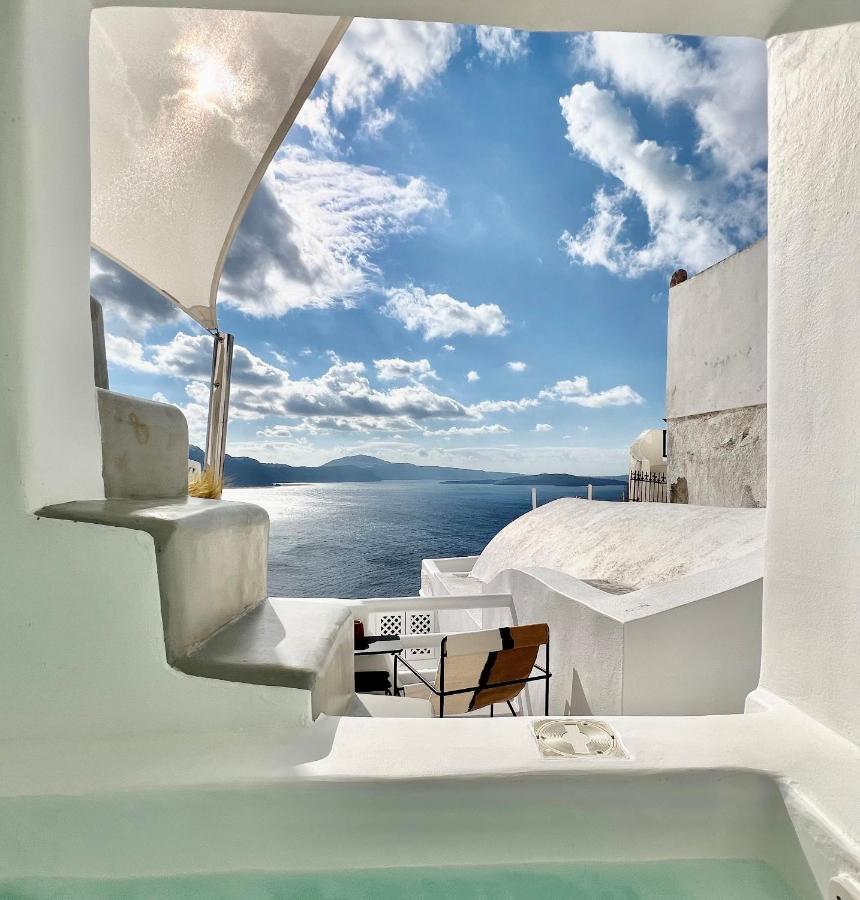 Delta * Oia (Santorini)