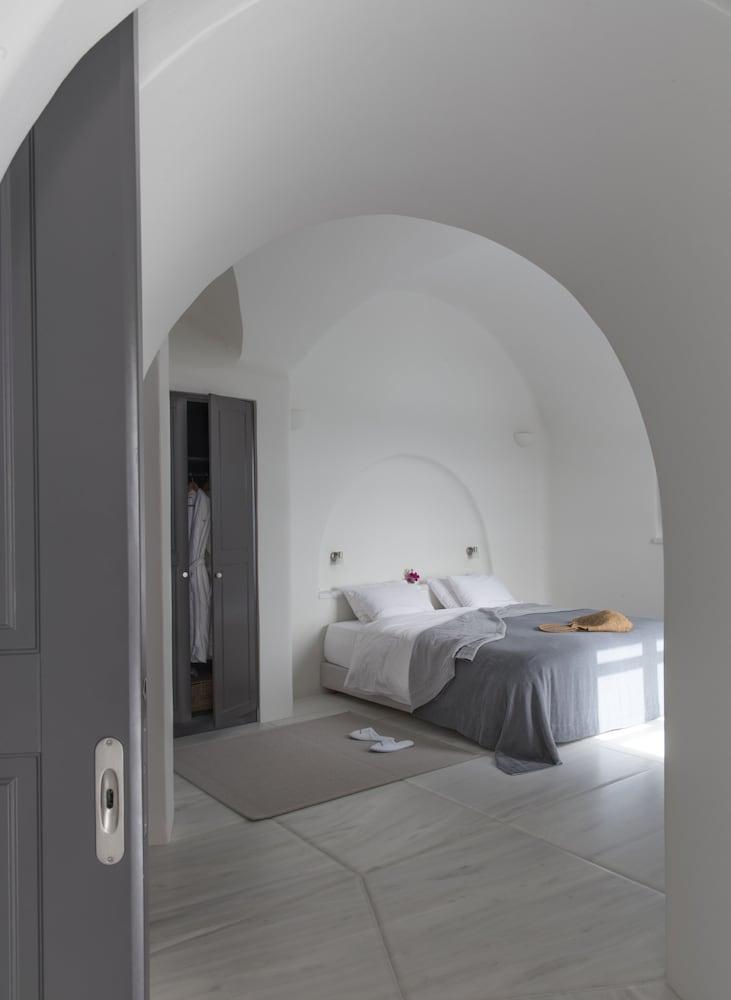 Hotel Perivolas 5*