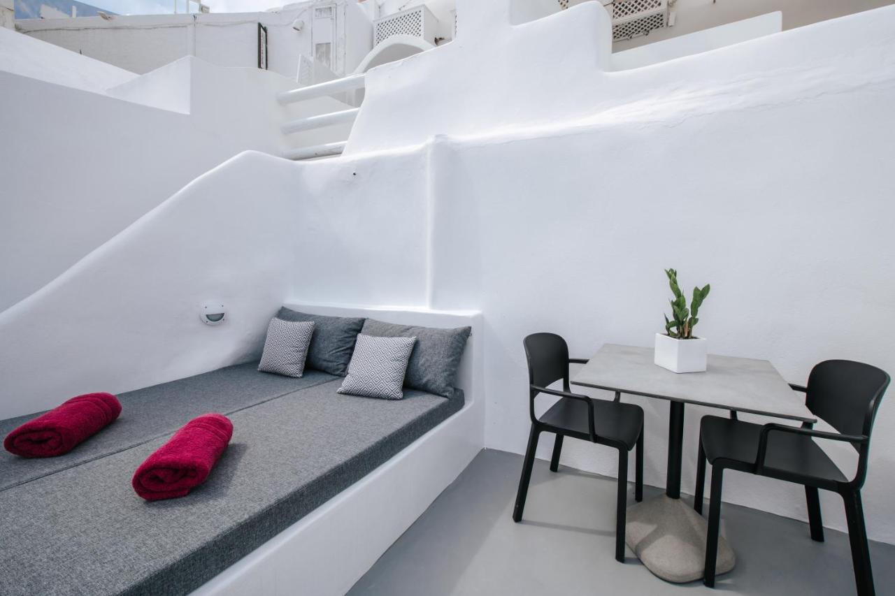 Virginia's Cave Villa Oia (Santorini)