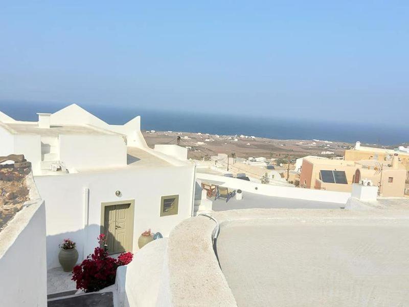 Country house Palm Tree Hill Oia (Santorini)