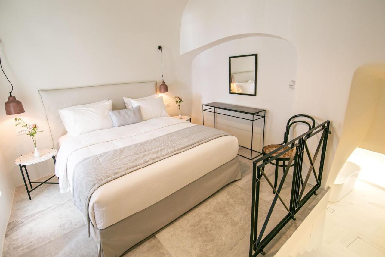 Aloia Villas Santorini Two Bedroom Villa With Outdoor Hot Tub Spyros Demi Villa Oia (Santorini)