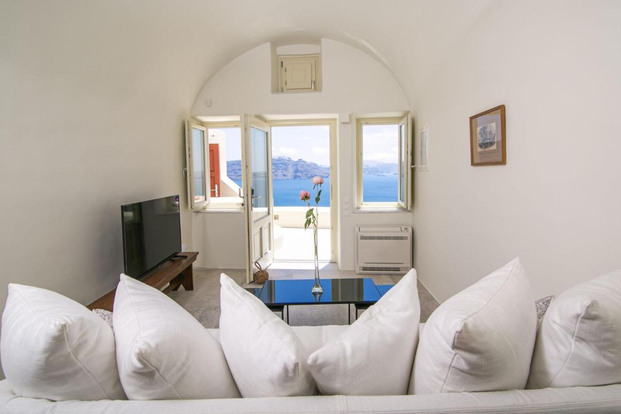 Aloia Villas Santorini Two Bedroom Villa With Outdoor Hot Tub Spyros Demi * Oia (Santorini)