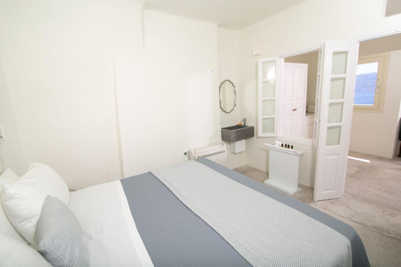 Aloia Villas Santorini Two Bedroom Villa With Outdoor Hot Tub Spyros Demi Villa