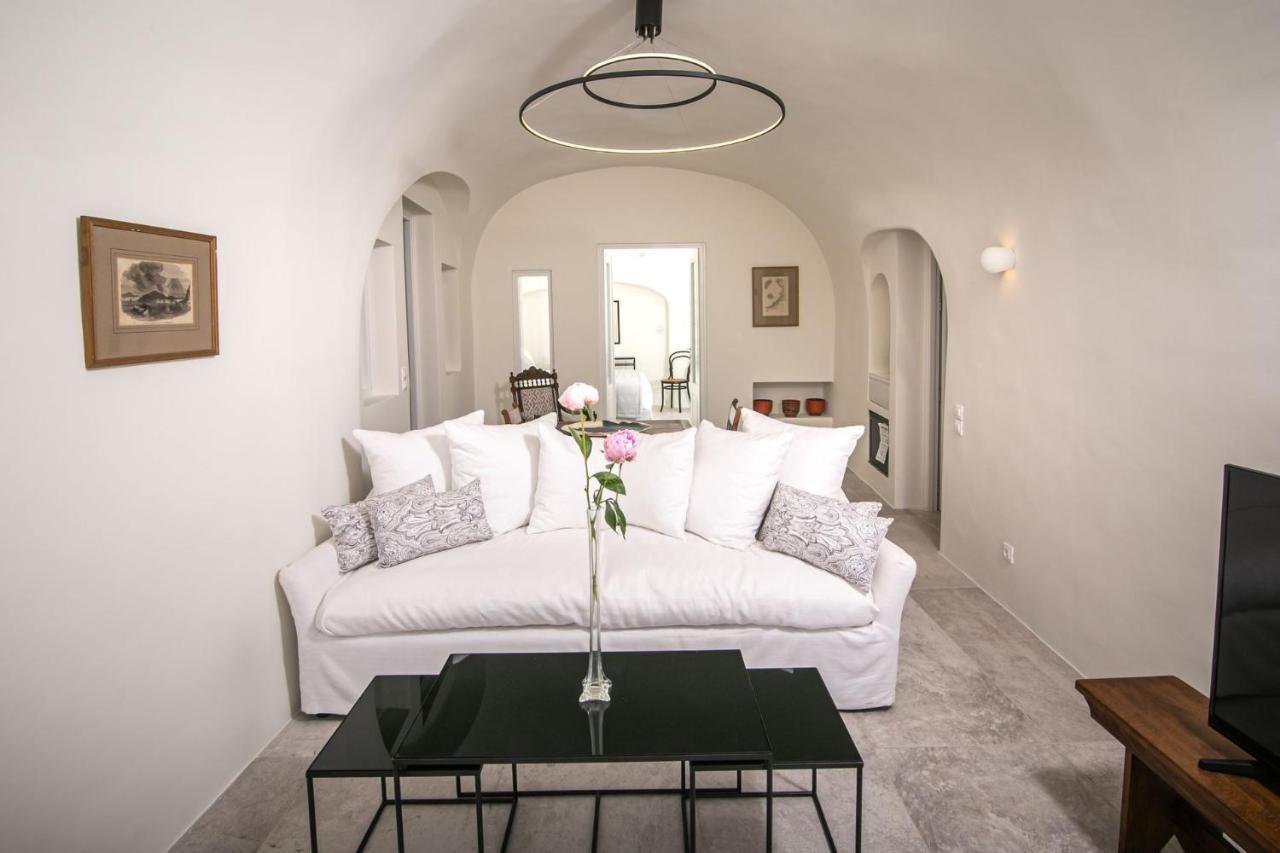 Aloia Villas Santorini Two Bedroom Villa With Outdoor Hot Tub Spyros Demi Villa *