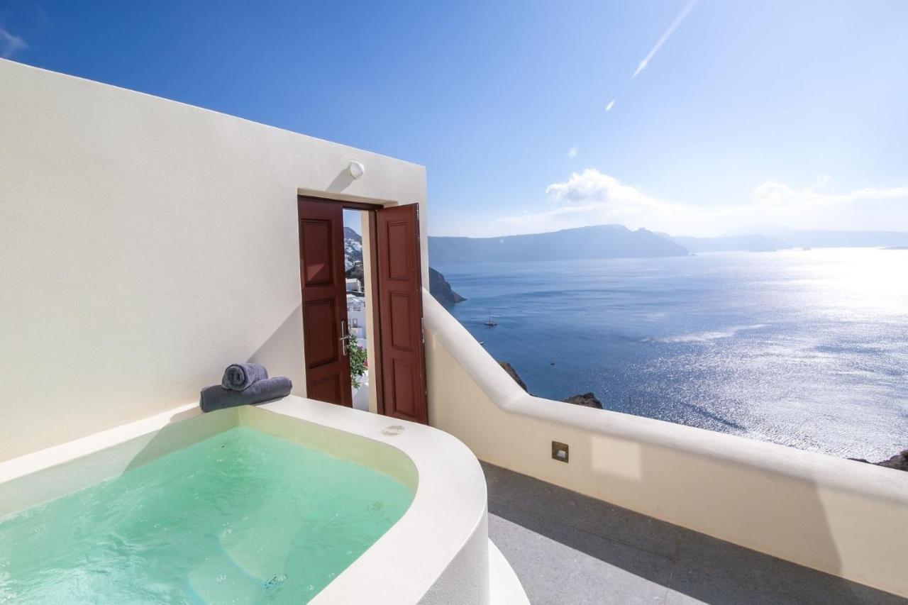 Aloia Villas Santorini Two Bedroom Villa With Outdoor Hot Tub Spyros Demi * Oia (Santorini)