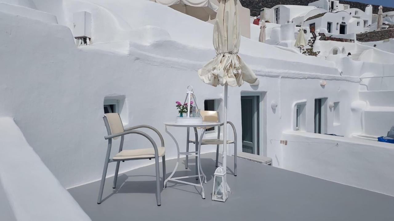 Olympic Oia (Santorini)