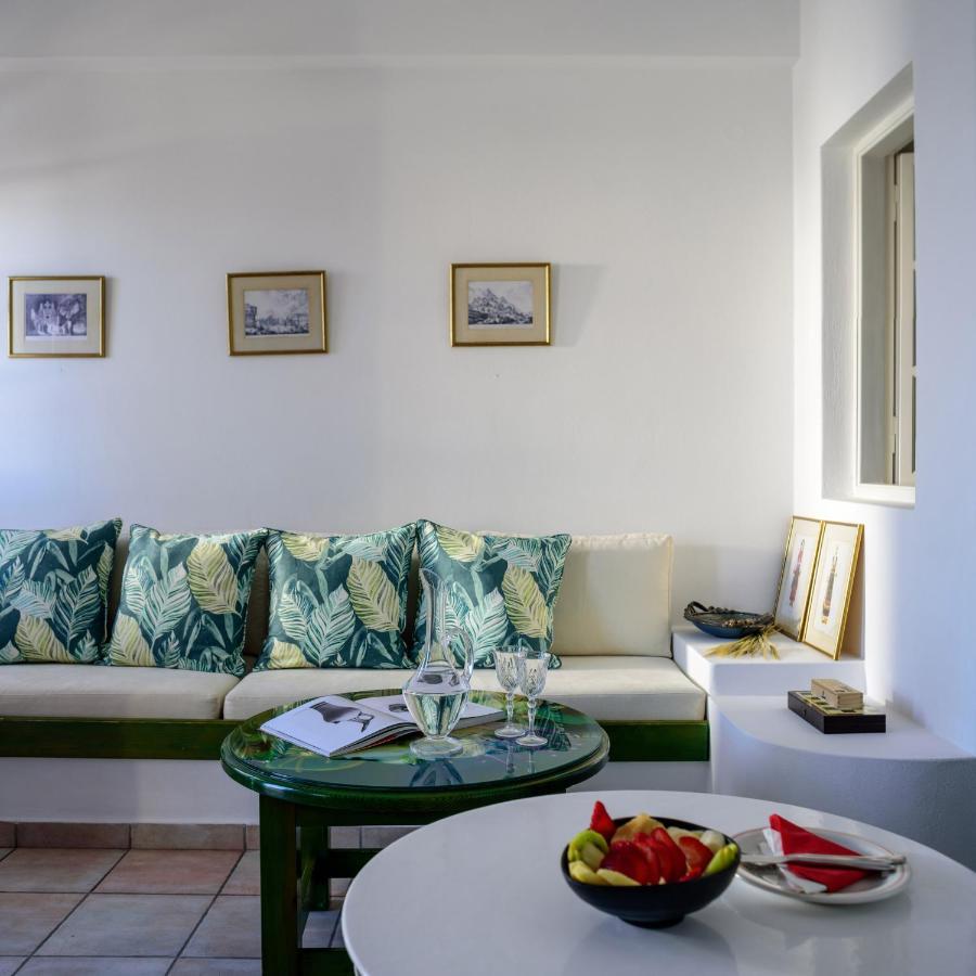 Nikos Aparthotel Oia (Santorini)