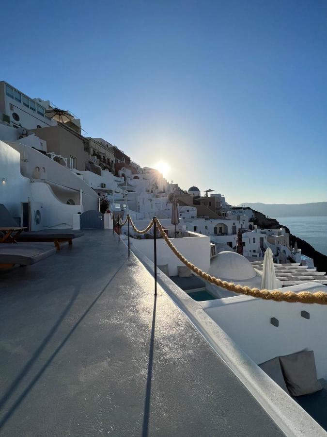 Oinos Luxury Caldera