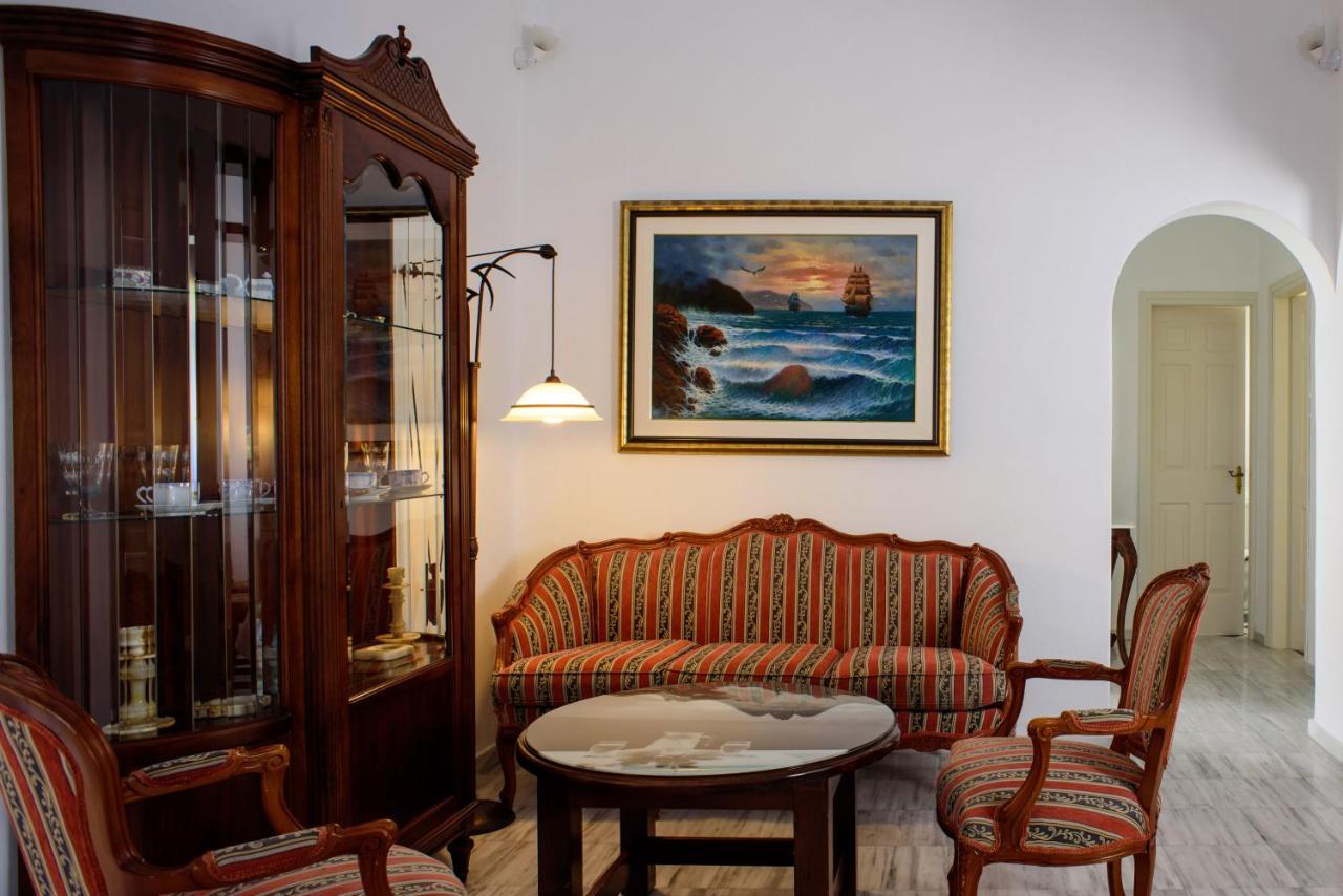 Aparthotel Nikos Oia (Santorini)
