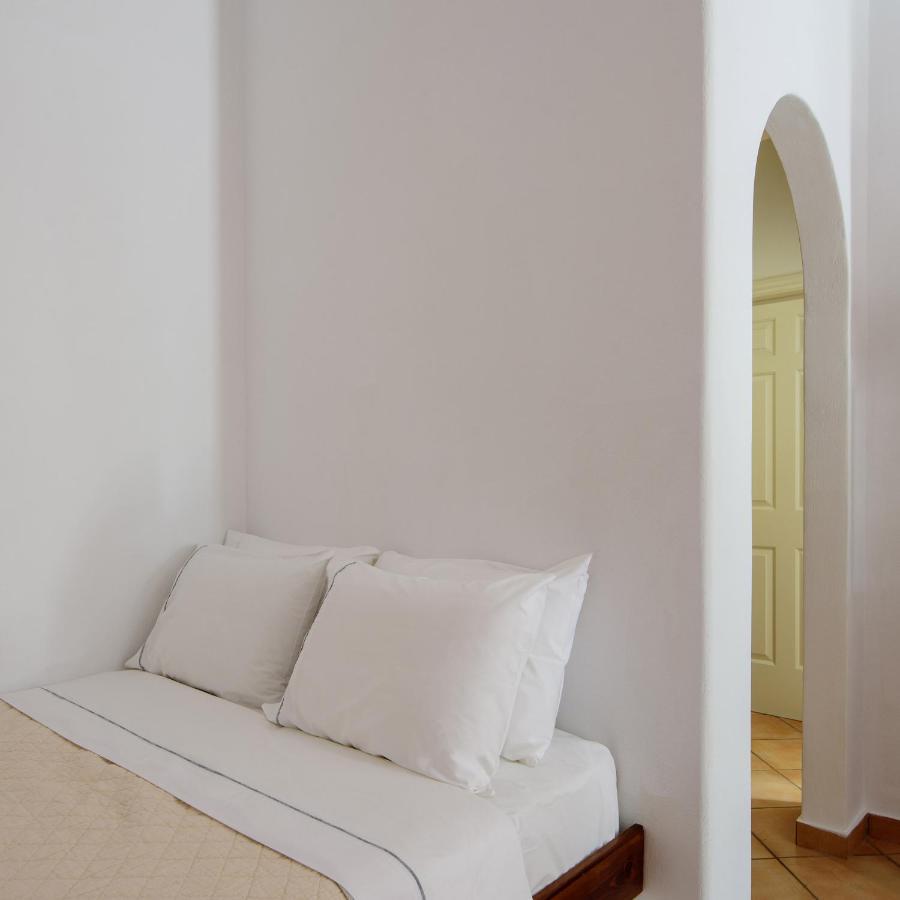 Nikos Aparthotel 4*