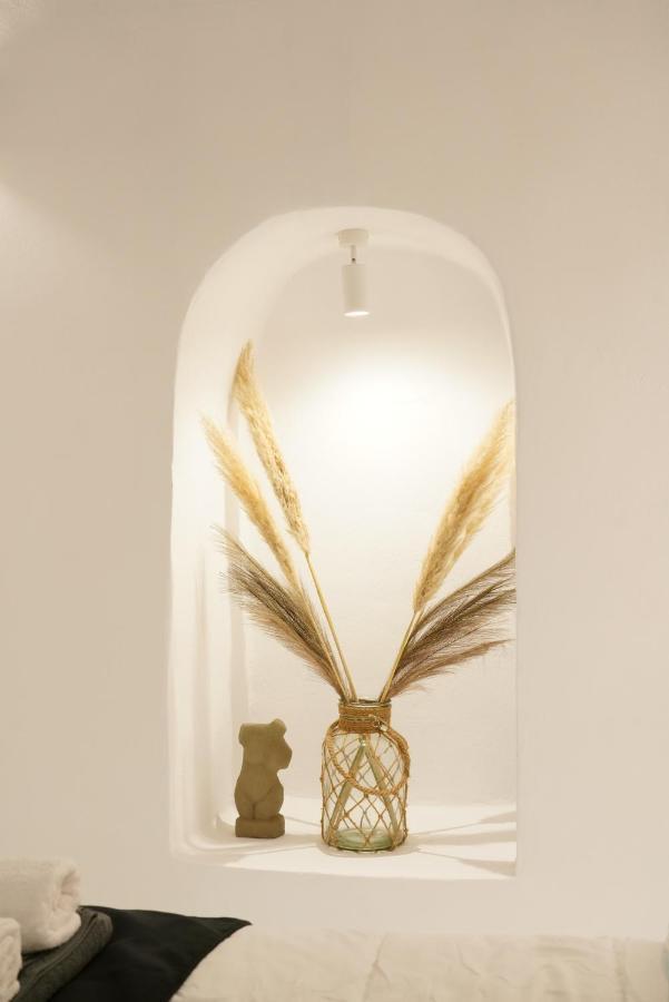Oinos Luxury Caldera Villa *