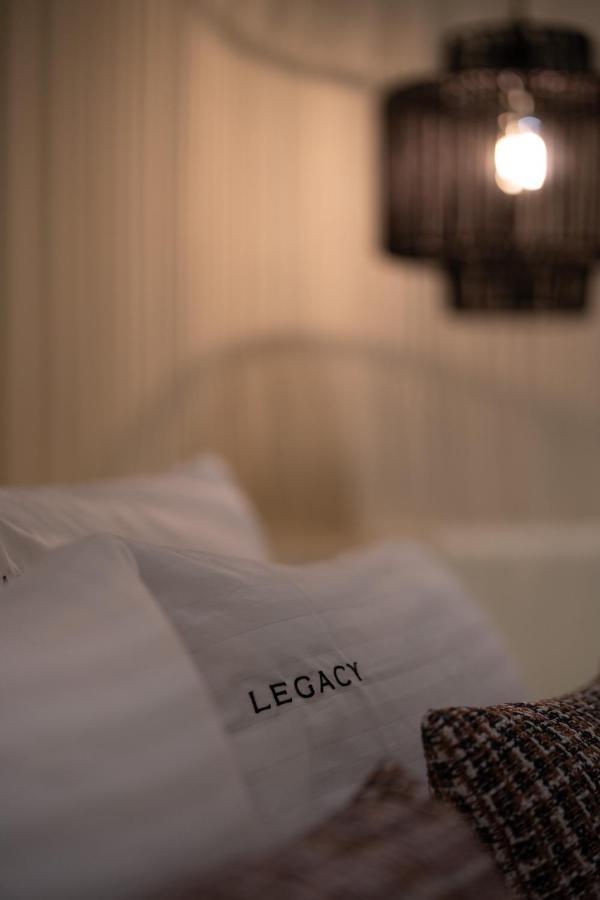 Legacy Private ,oia * Oía