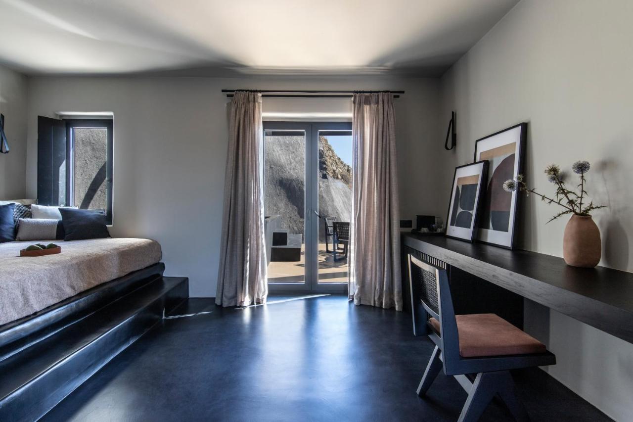 Nimbus Santorini