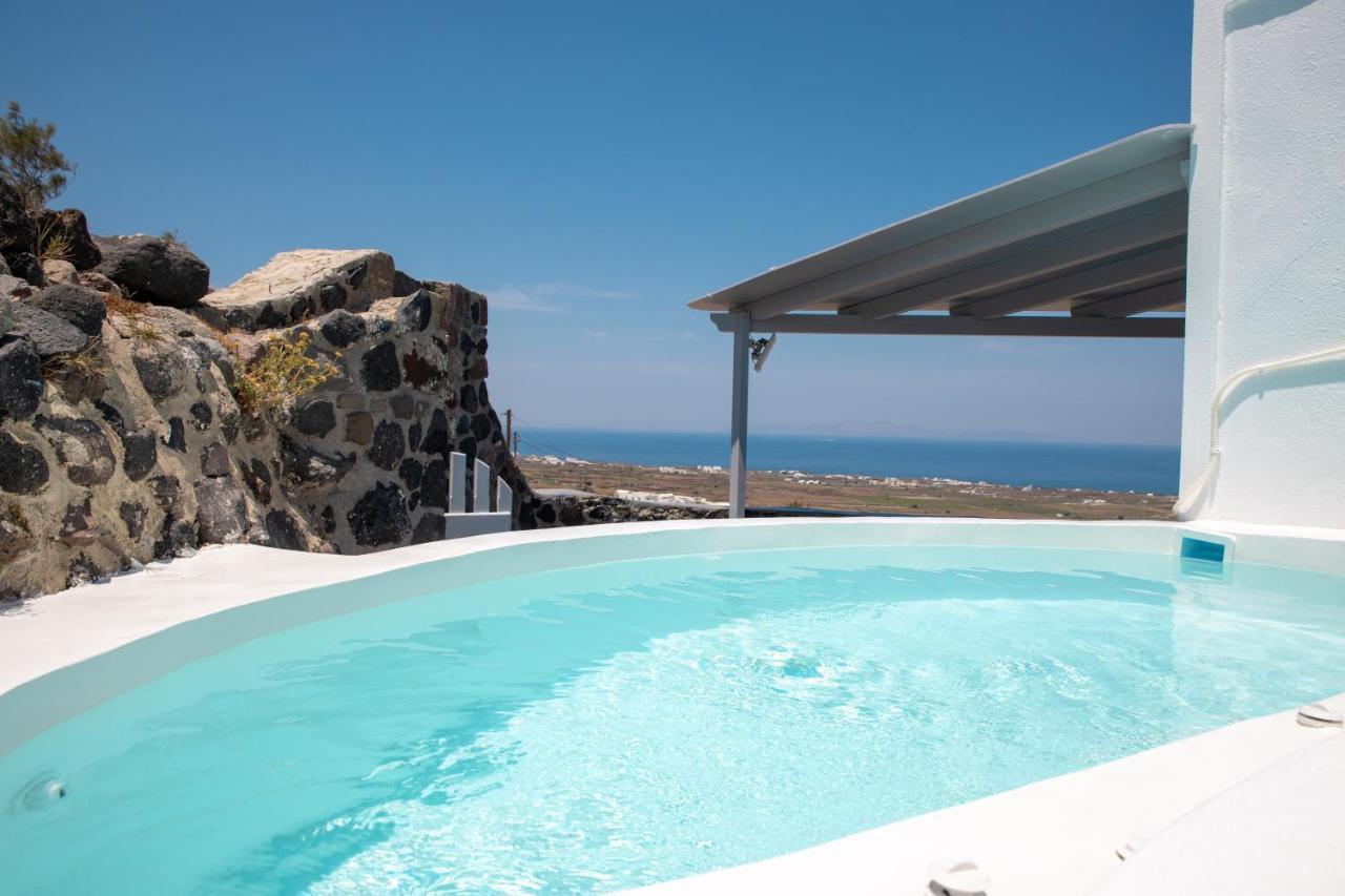 White Cave Aparthotel