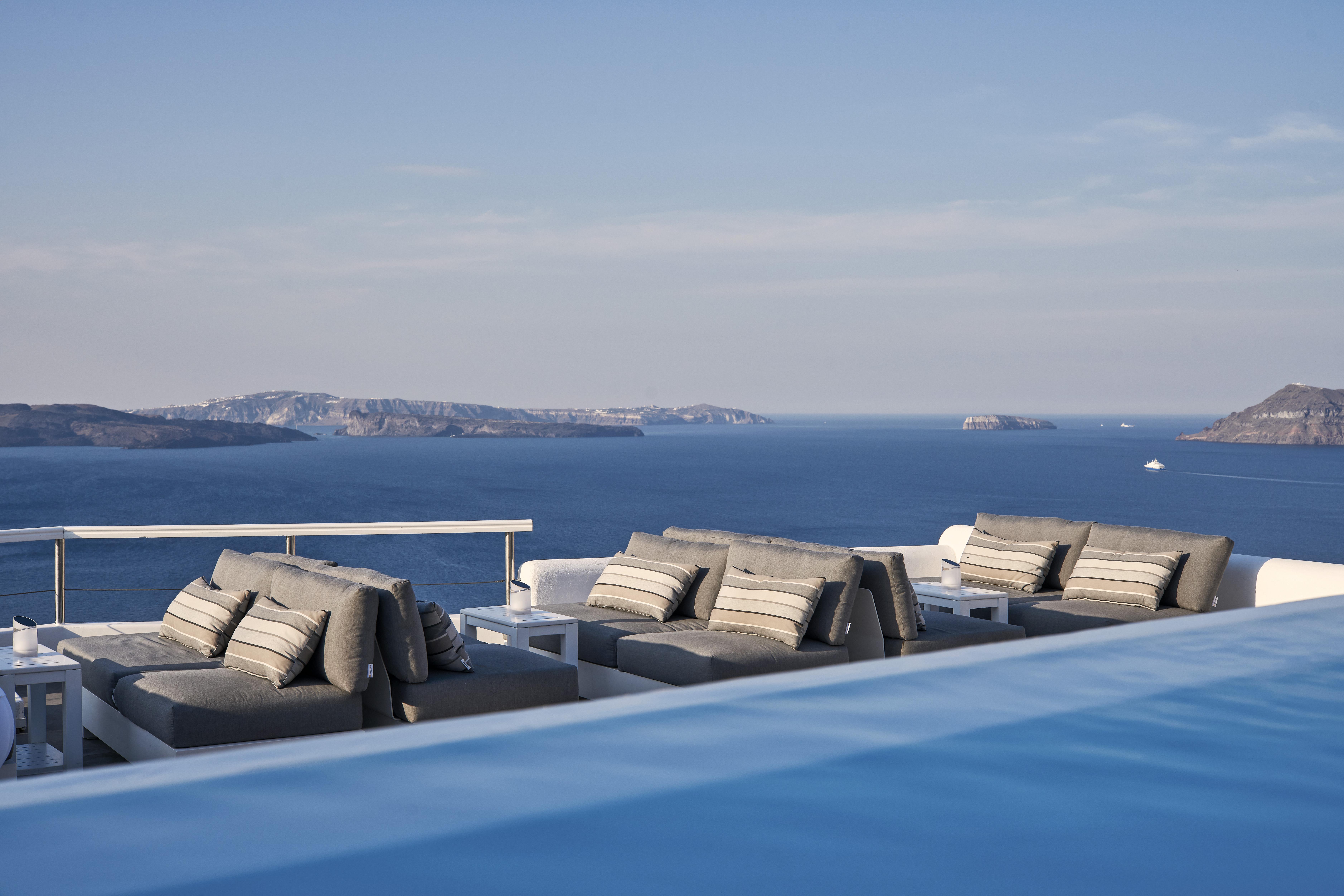 Canaves - Small Luxury Of The World