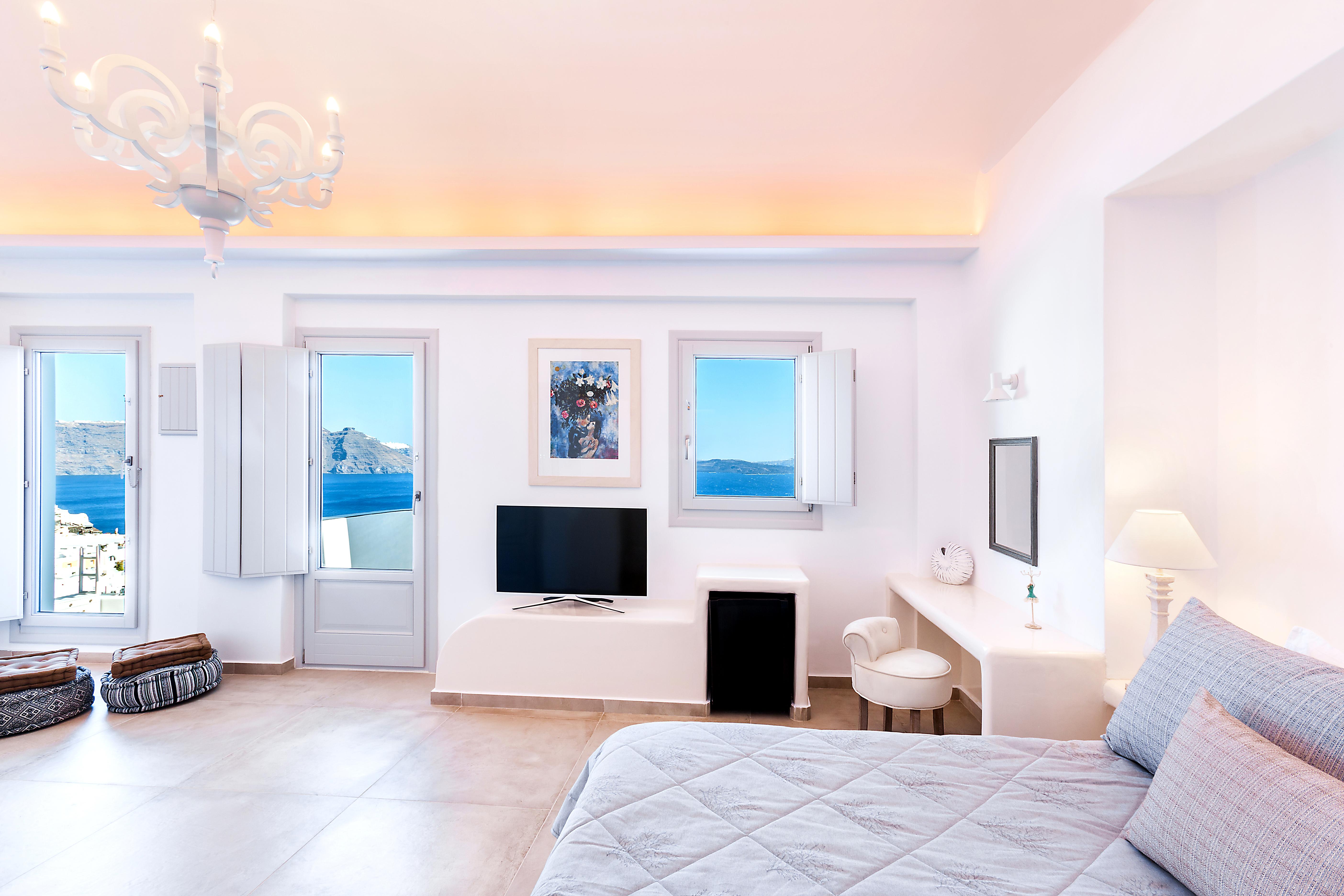 Santorini Secret Premium Hotel