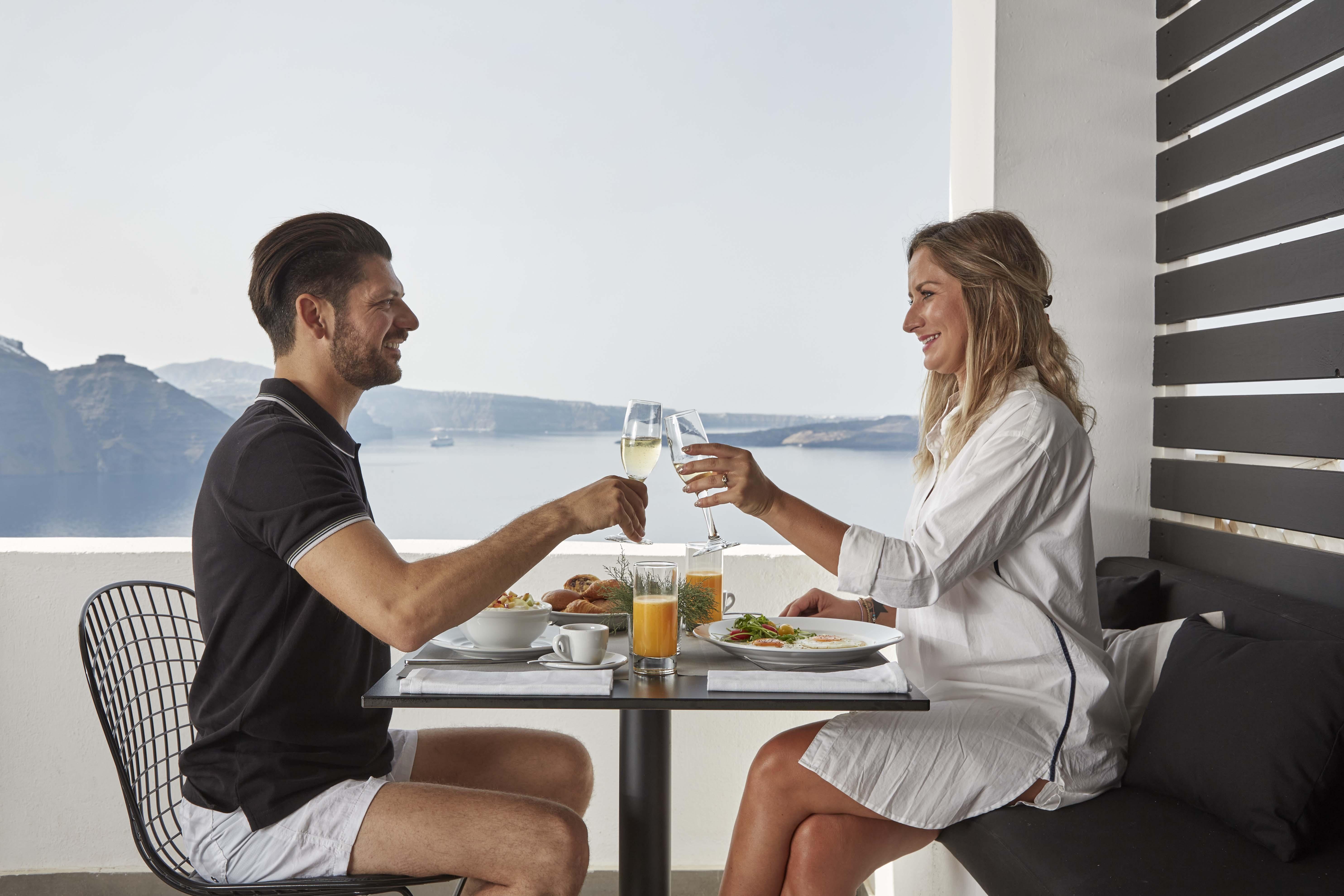 Mr And Mrs White - Santorini Hotel