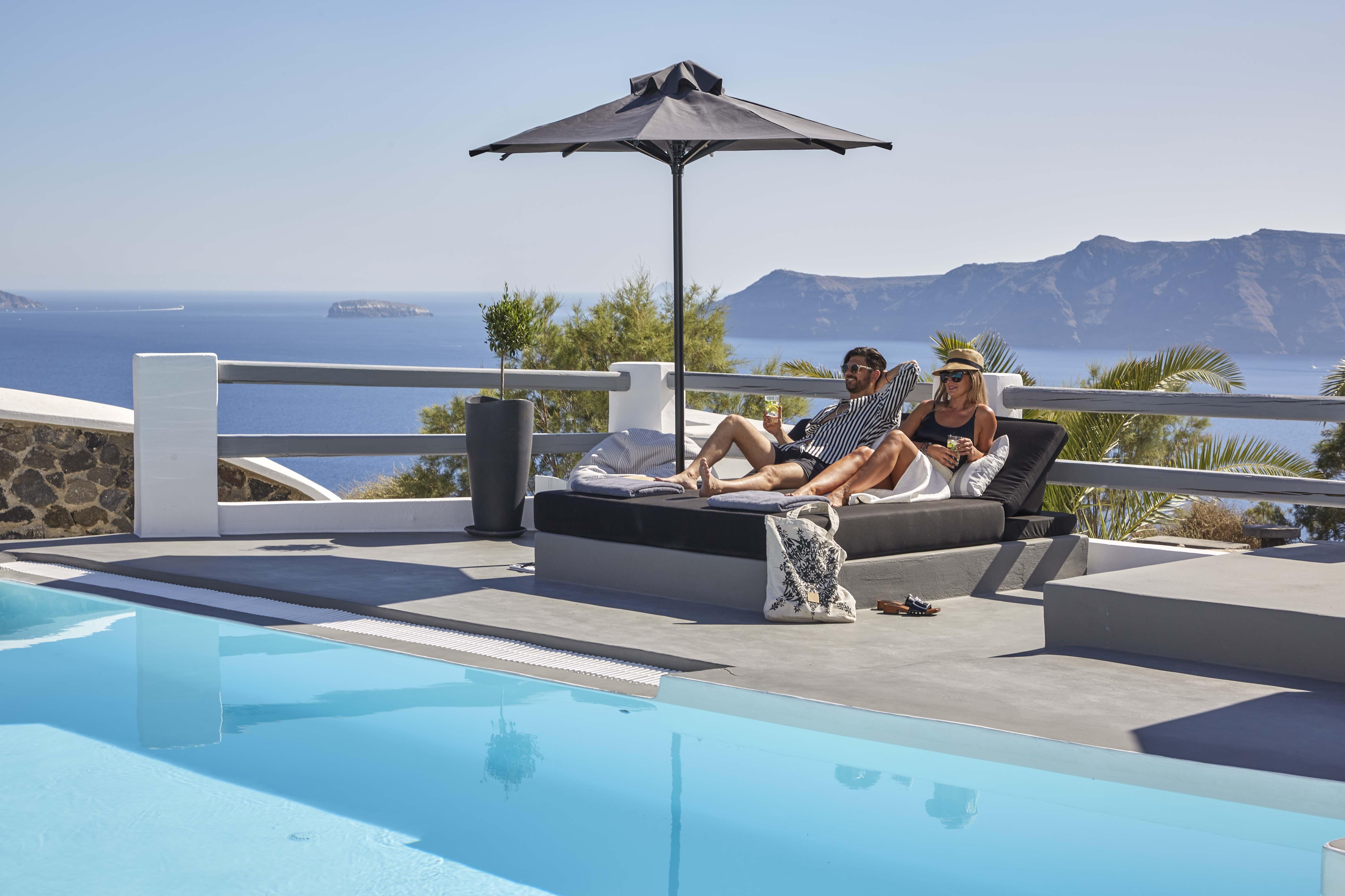 Mr And Mrs White - Santorini 4*