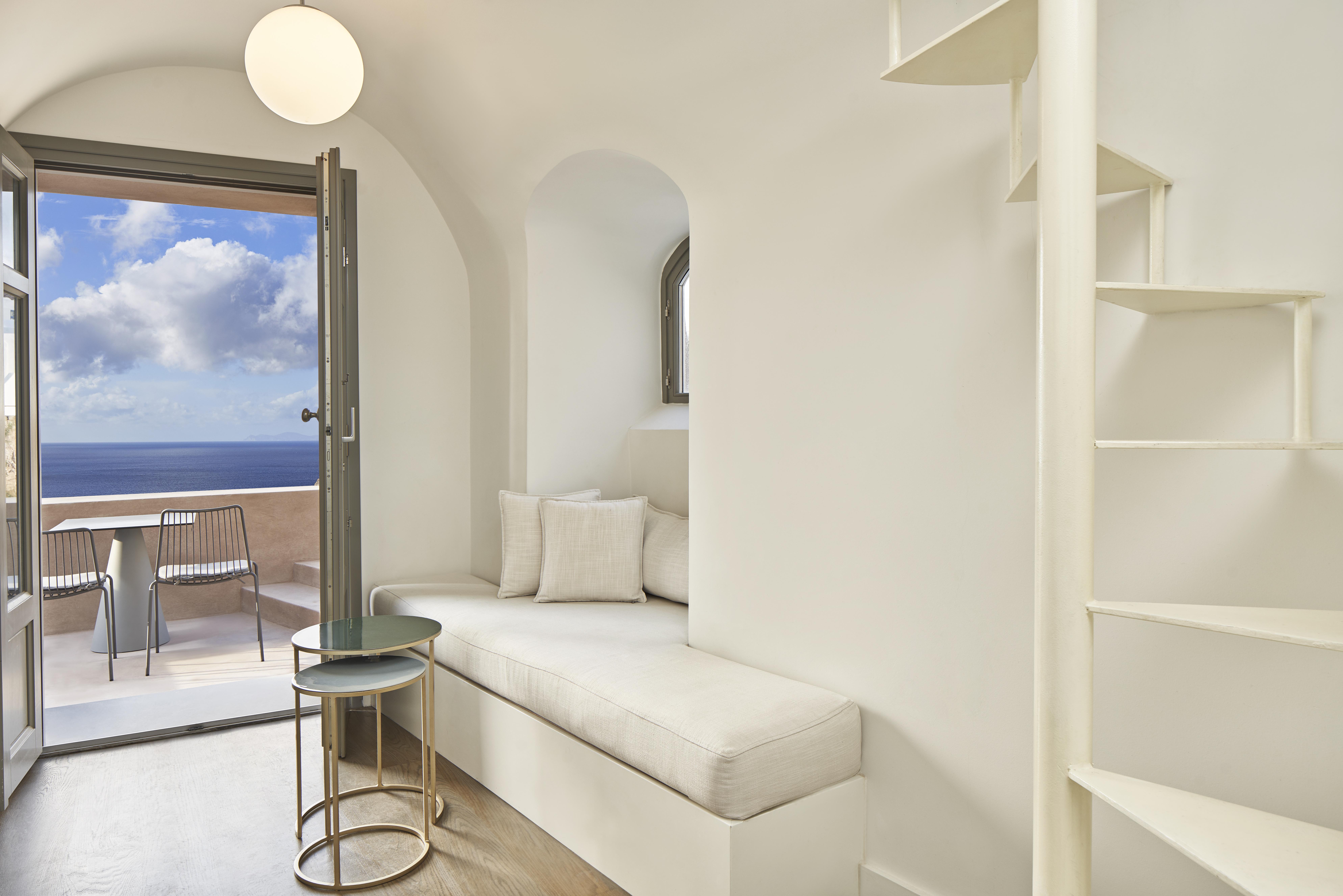 Old Castle Villa Oia (Santorini)