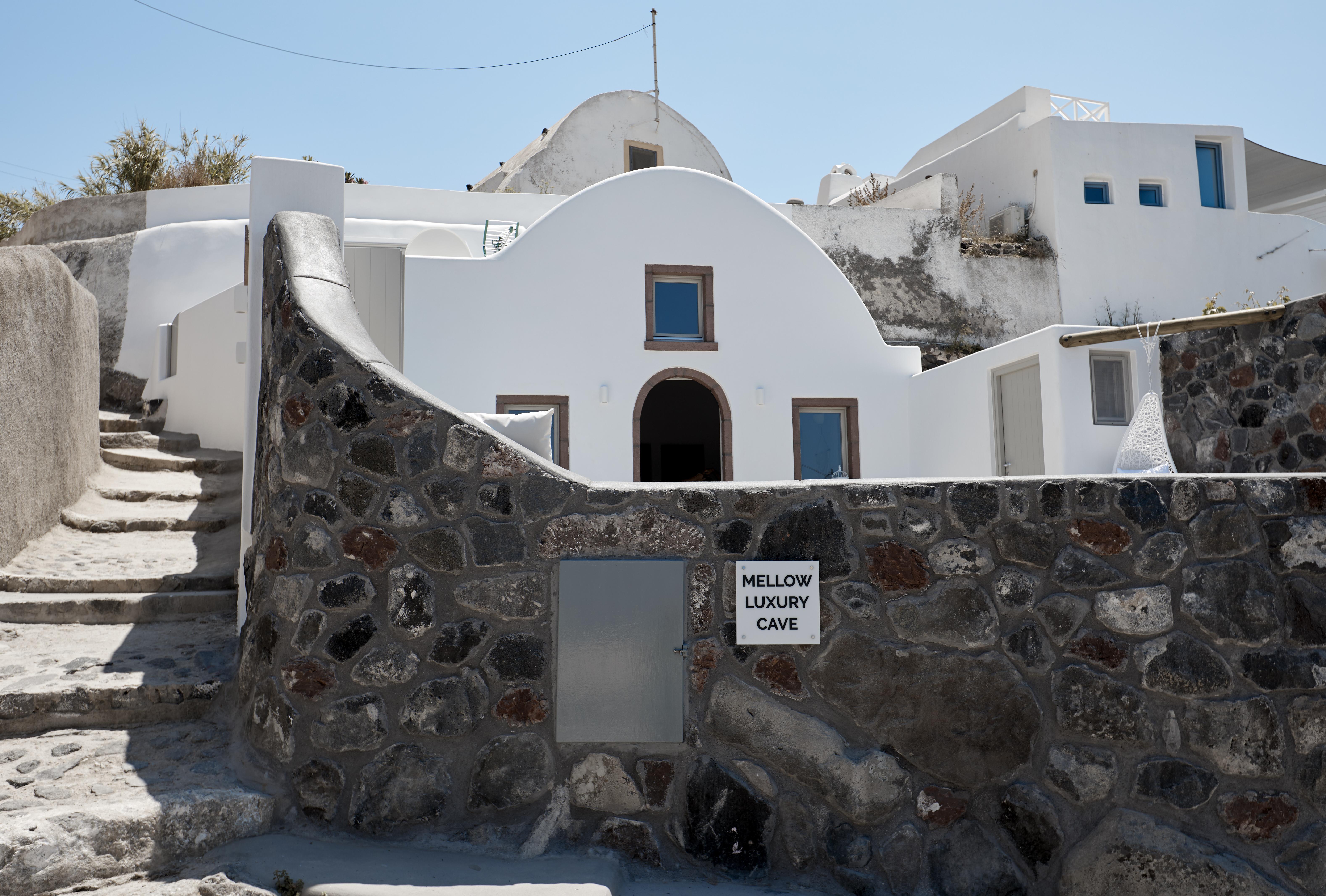 Mellow Luxury Cave 3*