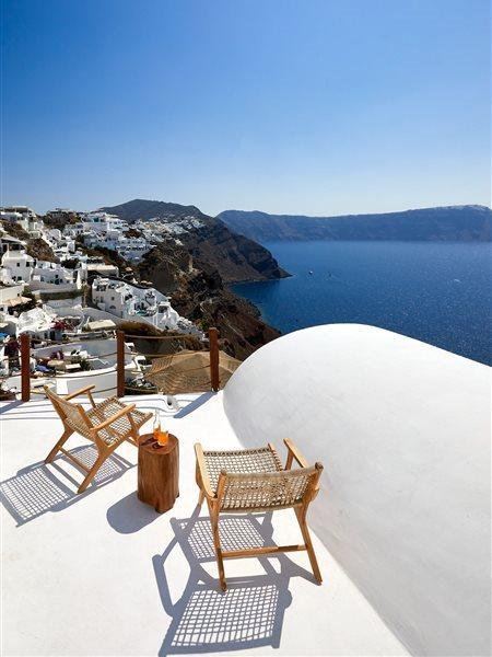 Rhenia's 4* Oia (Santorini)