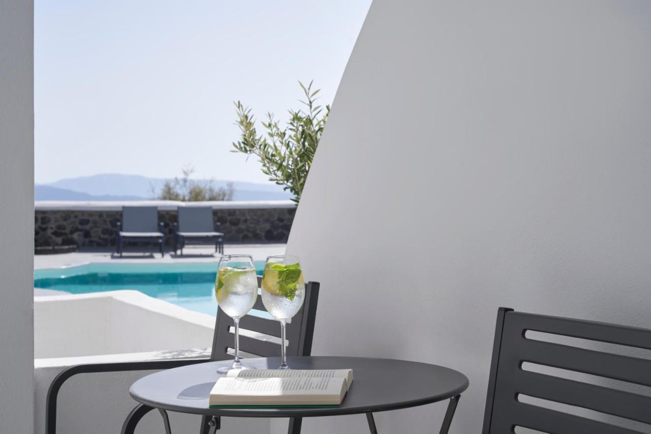 Mr And Mrs White - Santorini Hotel 4*