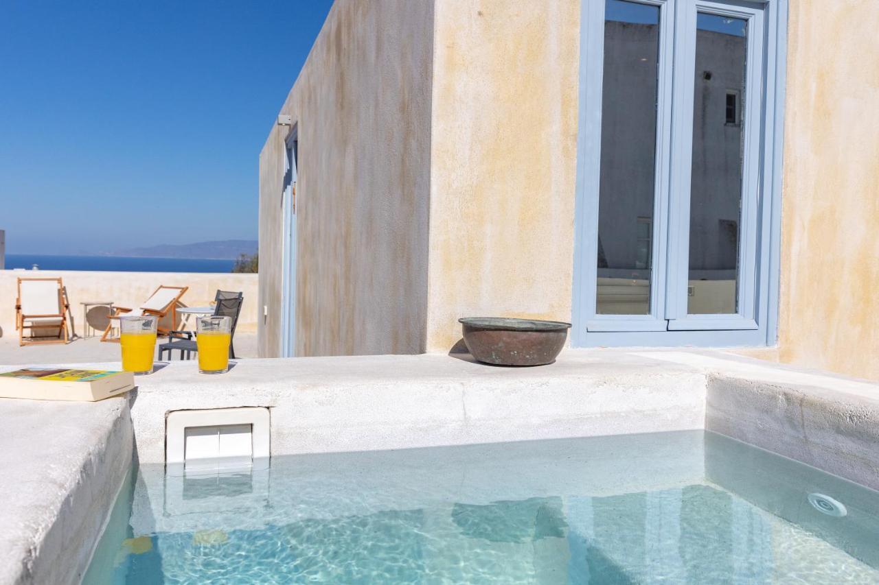 Oia's Cellars Apartment *