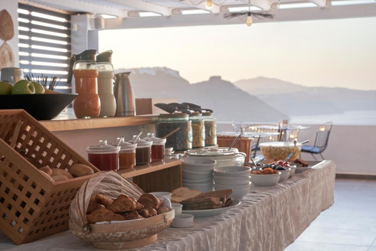 Mr And Mrs White - Santorini 4*