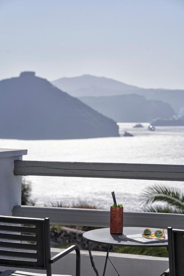 Mr And Mrs White - Santorini 4*