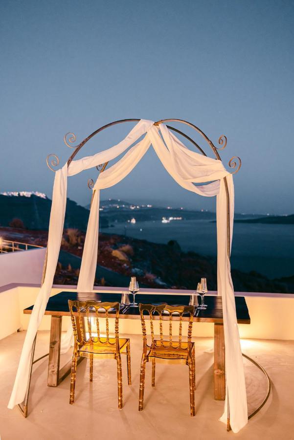 Le Cote Oia (Santorini)