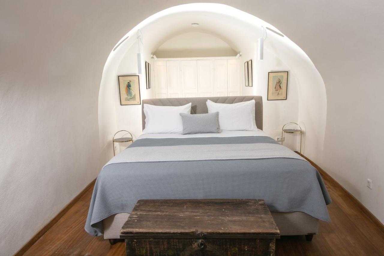 Elegant Santorini Villa Ioulia Private Pool Air Conditioning 3 Bedrooms Villa Oia (Santorini)